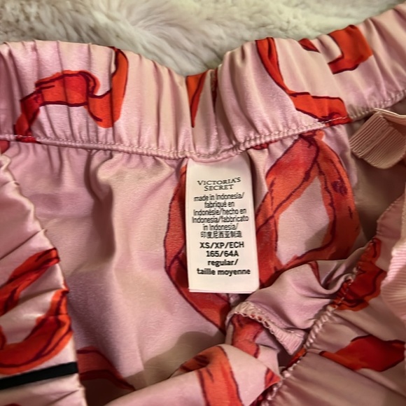 NWOT Victoria’s Secret Chalk Rose Glazed Satin pajama set XS - Picture 4 of 12